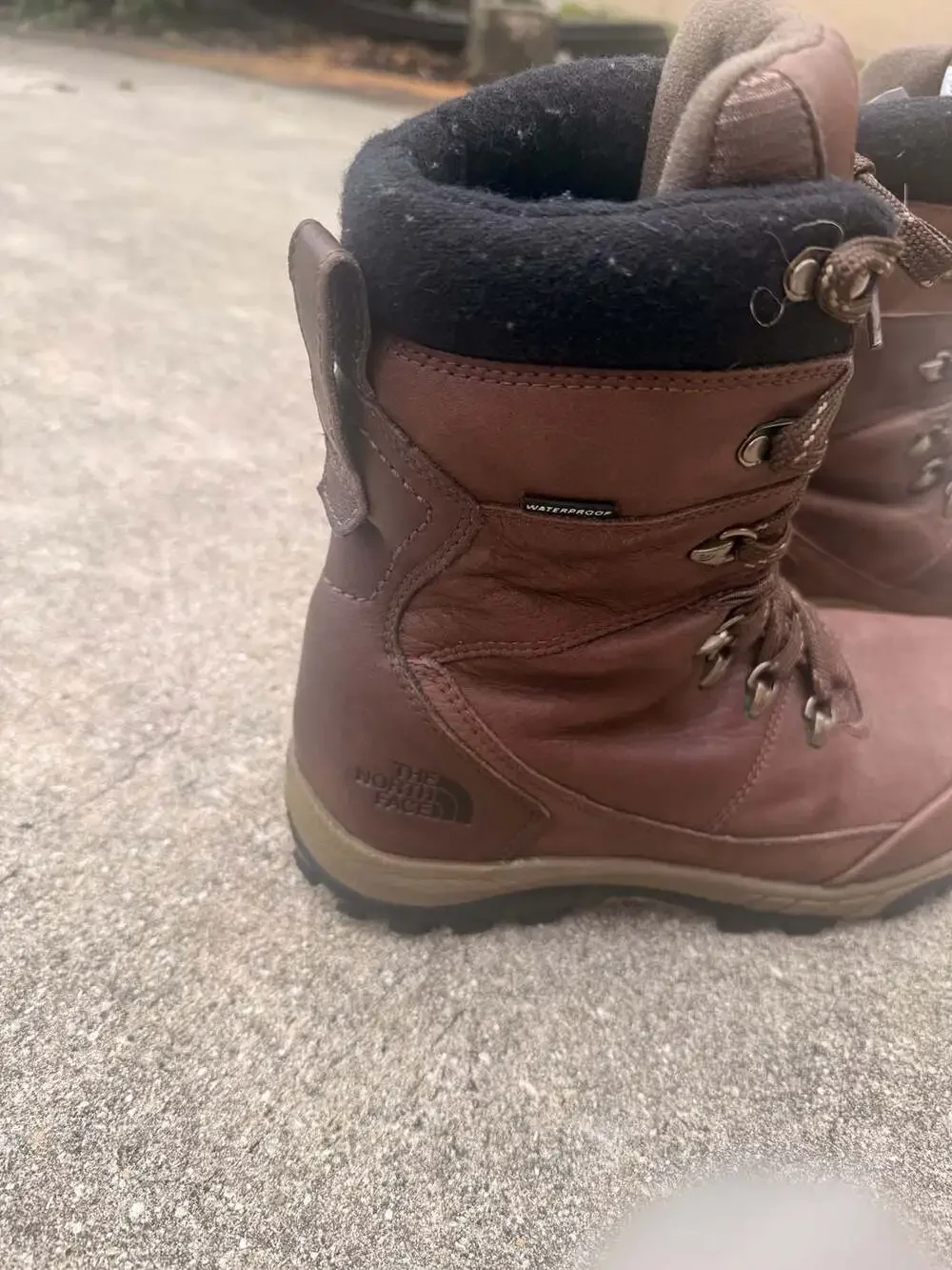 The North Face Chilkat Leather Insulated Waterproof Winter Boots